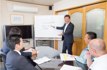 当社研修会の様子