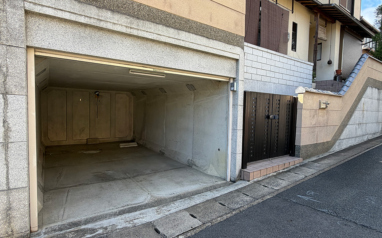 北花山山田町ガレージ